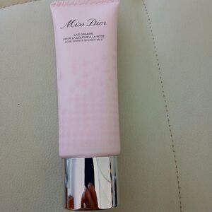 Miss Dior Rose Granita Shower Milk